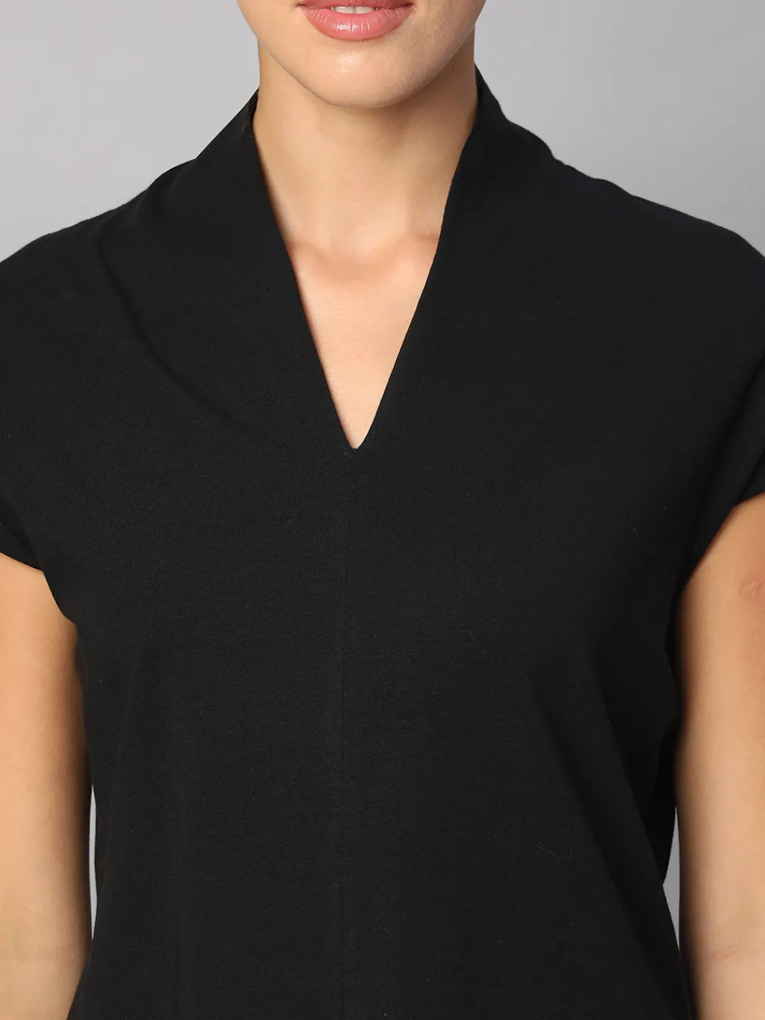 Women Cottonworld V-Neck^Women's Cotton Elastane Slim Fit Tshirt